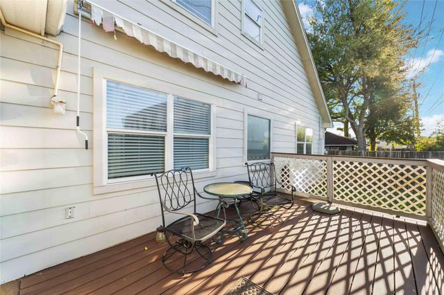 606 Packer Court, Webster, TX 77598