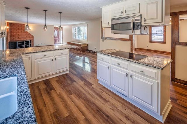 25 Mill Road, Kingston, NH 03848