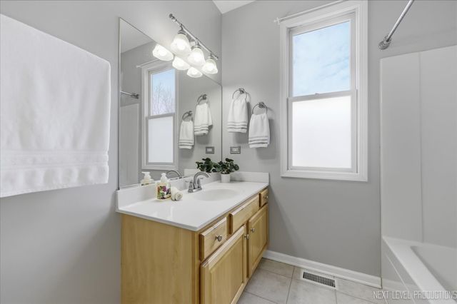 1098 Cleveland Avenue, Batavia, IL 60510