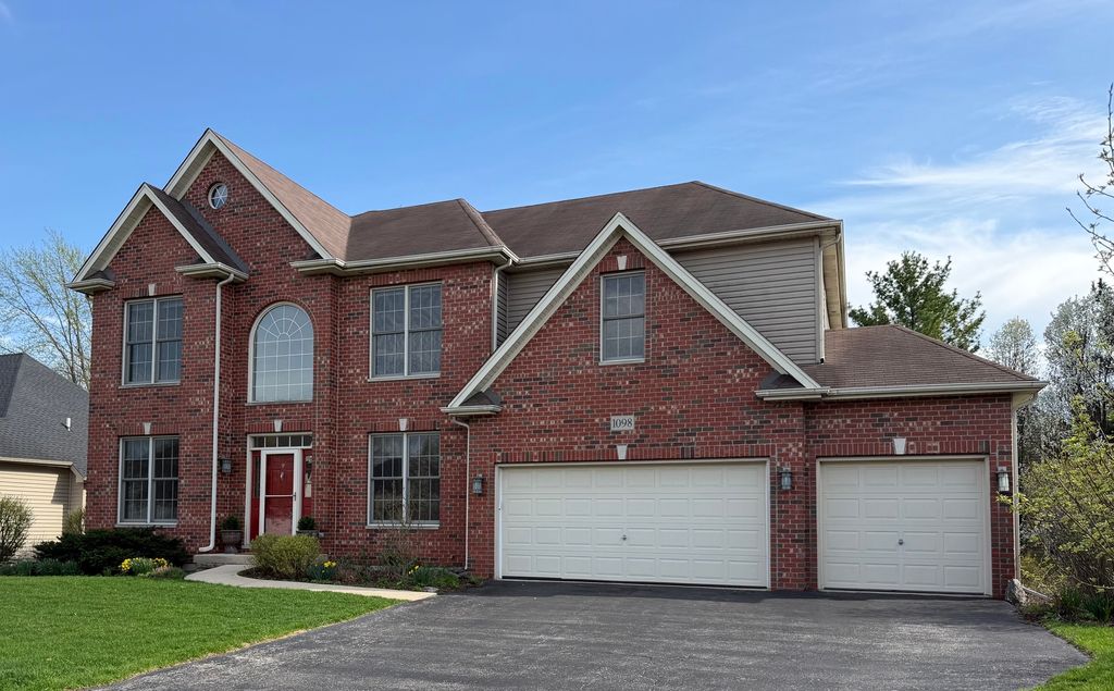 1098 Cleveland Avenue, Batavia, IL 60510