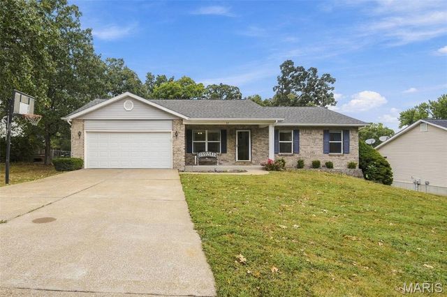 52 E Lakeview Drive, De Soto, MO 63020