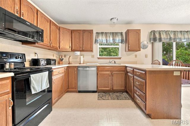 52 E Lakeview Drive, De Soto, MO 63020