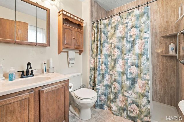 52 E Lakeview Drive, De Soto, MO 63020