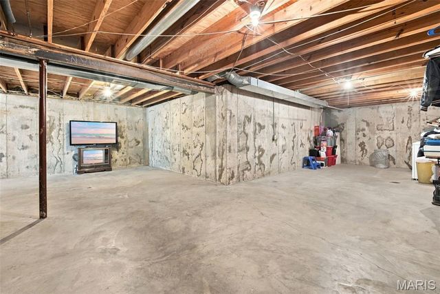 52 E Lakeview Drive, De Soto, MO 63020