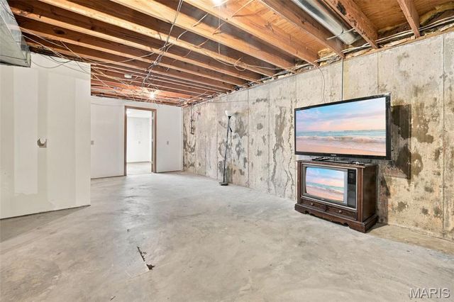 52 E Lakeview Drive, De Soto, MO 63020