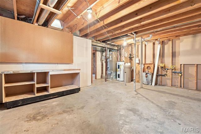 52 E Lakeview Drive, De Soto, MO 63020