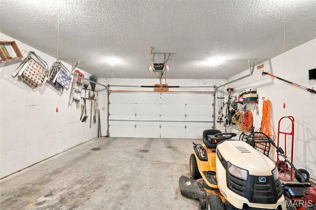 52 E Lakeview Drive, De Soto, MO 63020
