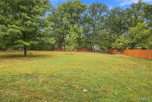 52 E Lakeview Drive, De Soto, MO 63020
