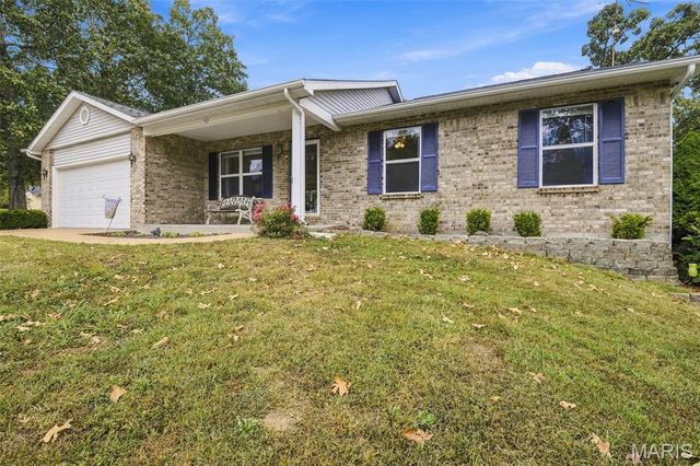 52 E Lakeview Drive, De Soto, MO 63020