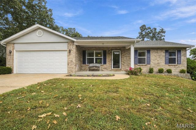 52 E Lakeview Drive, De Soto, MO 63020