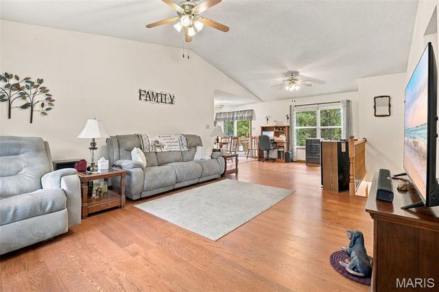 52 E Lakeview Drive, De Soto, MO 63020