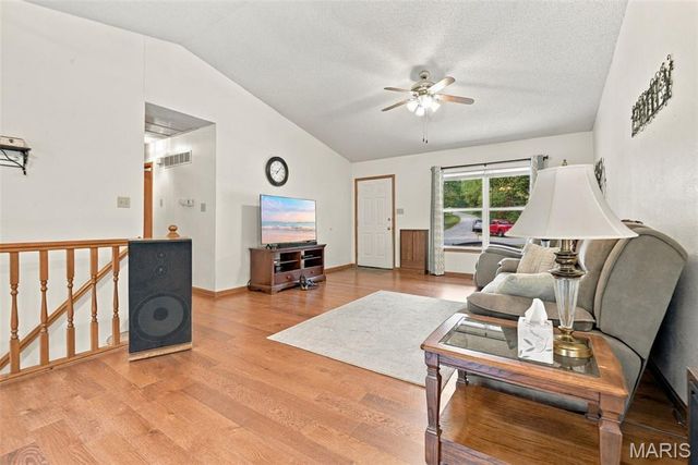 52 E Lakeview Drive, De Soto, MO 63020