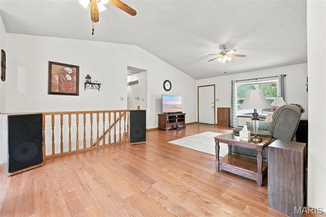 52 E Lakeview Drive, De Soto, MO 63020