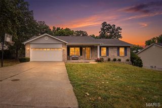 52 E Lakeview Drive, De Soto, MO 63020