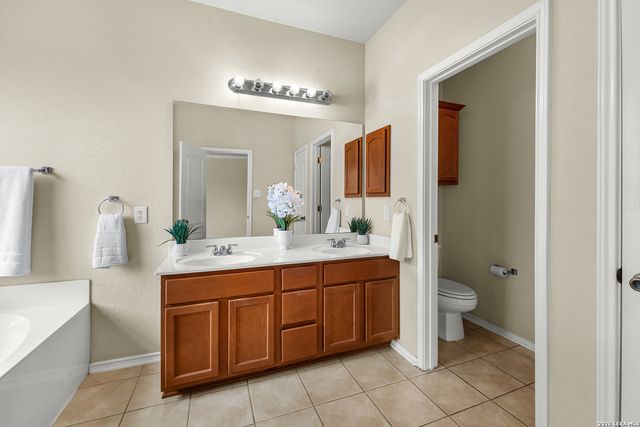 2510 DUVAL DR, New Braunfels, TX 78130