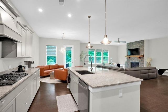 3855 Tamberly Way, Kennesaw, GA 30152