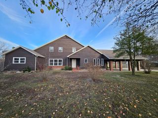 1011 3rd Street, Monett, MO 65708