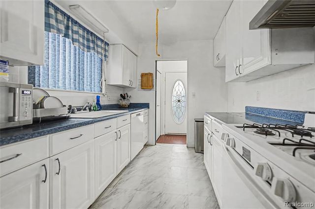 12954 Baird Avenue, Warren, MI 48088