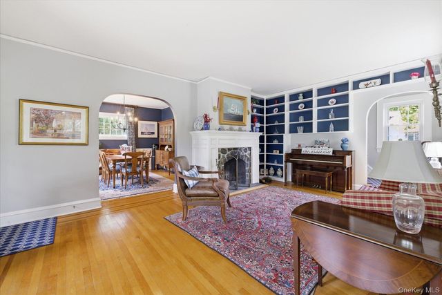 1 Schuyler Avenue, Rockville Centre, NY 11570