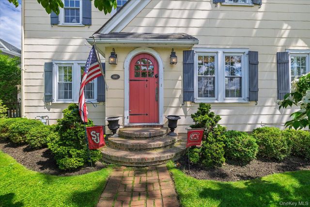 1 Schuyler Avenue, Rockville Centre, NY 11570