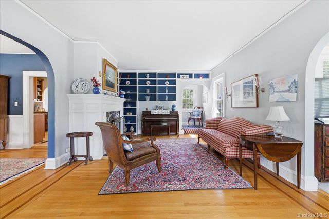1 Schuyler Avenue, Rockville Centre, NY 11570