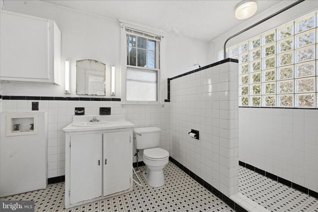 520 N BRADDOCK ST, Winchester, VA 22601