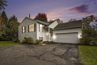 1431 W Lakewood Boulevard, Holland, MI 49424