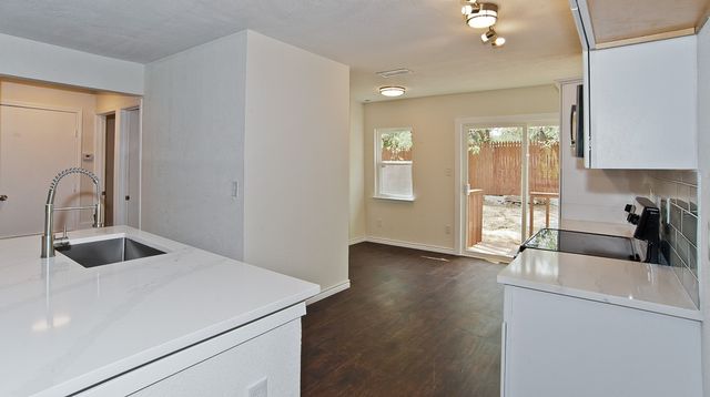 913 Cove Trail, Little Elm, TX 75068