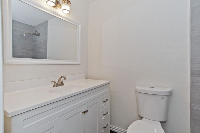 913 Cove Trail, Little Elm, TX 75068