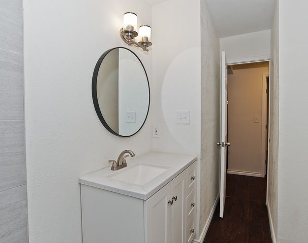 913 Cove Trail, Little Elm, TX 75068