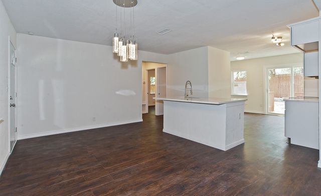 913 Cove Trail, Little Elm, TX 75068