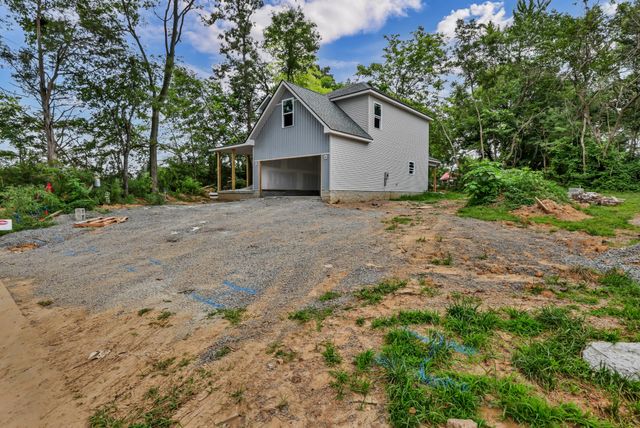318 Switchgrass Dr, Clarksville, TN 37042