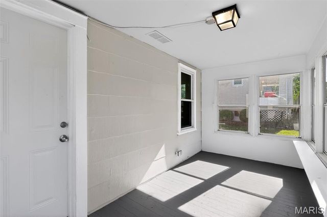 9229 Arline Avenue, St Louis, MO 63114