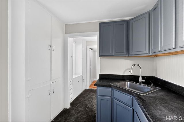 9229 Arline Avenue, St Louis, MO 63114