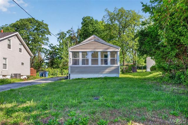9229 Arline Avenue, St Louis, MO 63114