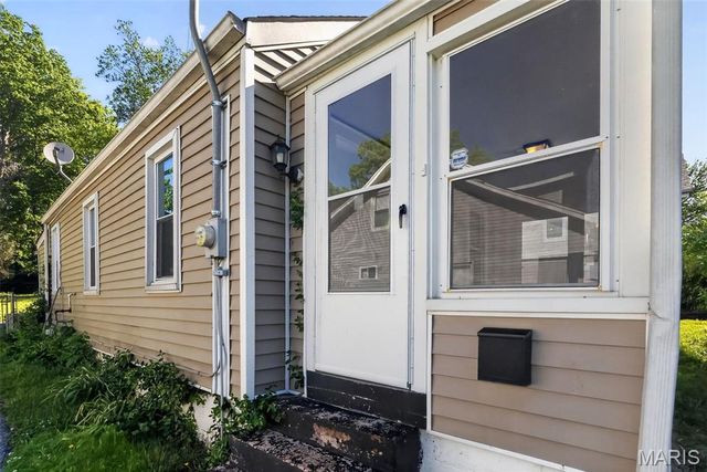 9229 Arline Avenue, St Louis, MO 63114