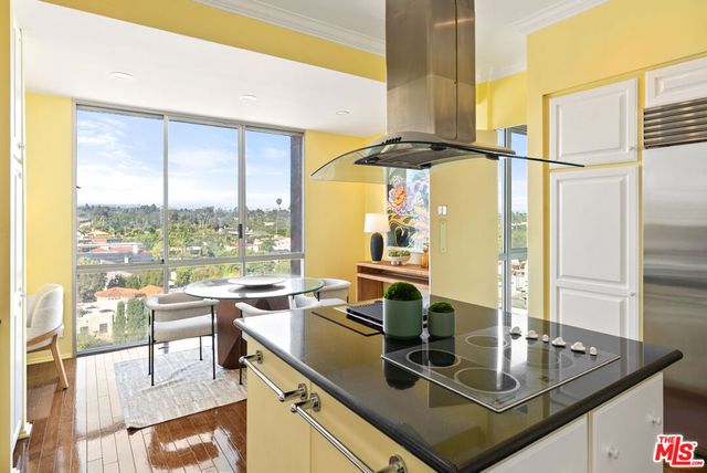 515 Ocean Avenue NPH B, Santa Monica, CA 90402