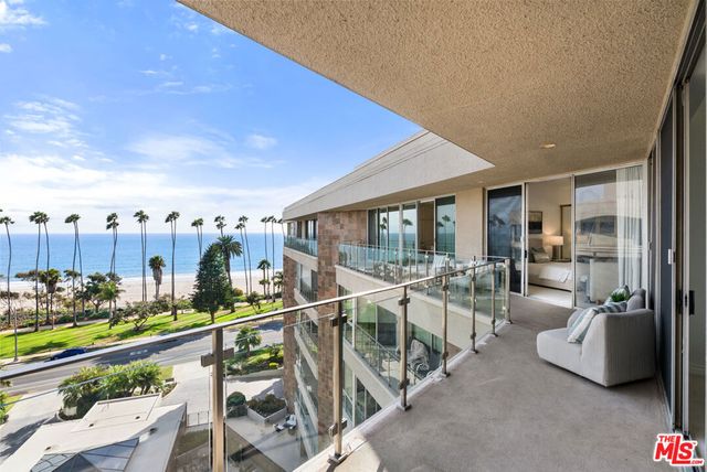 515 Ocean Avenue NPH B, Santa Monica, CA 90402