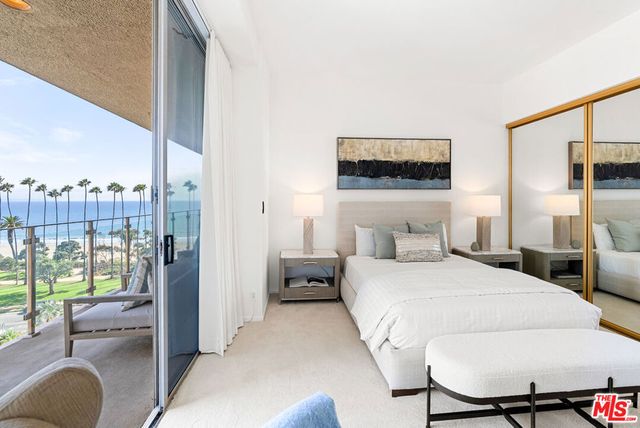 515 Ocean Avenue NPH B, Santa Monica, CA 90402