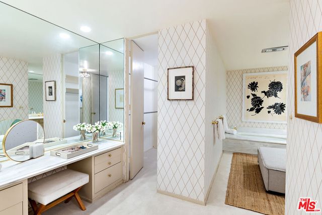 515 Ocean Avenue NPH B, Santa Monica, CA 90402