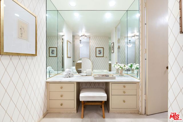 515 Ocean Avenue NPH B, Santa Monica, CA 90402