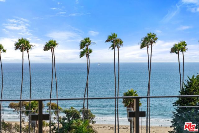 515 Ocean Avenue NPH B, Santa Monica, CA 90402