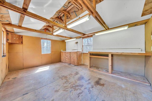 103 Twin Cove TRL, Moneta, VA 24121