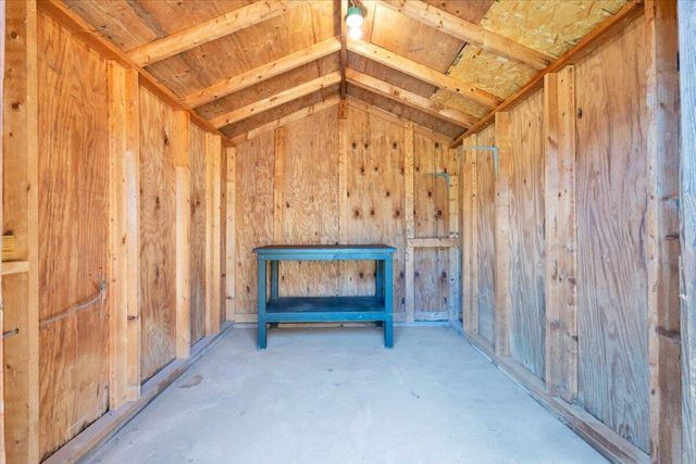 103 Twin Cove TRL, Moneta, VA 24121