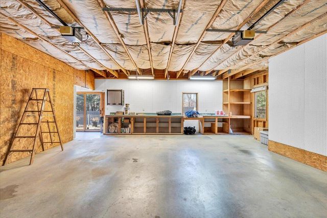 103 Twin Cove TRL, Moneta, VA 24121