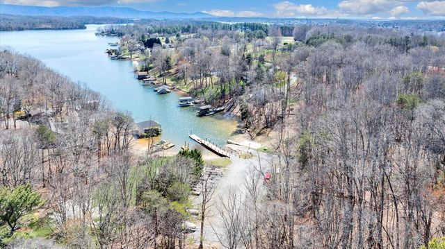 103 Twin Cove TRL, Moneta, VA 24121