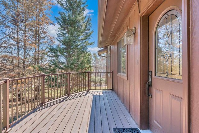 103 Twin Cove TRL, Moneta, VA 24121