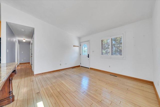 103 Twin Cove TRL, Moneta, VA 24121