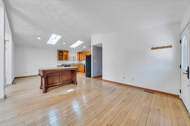 103 Twin Cove TRL, Moneta, VA 24121