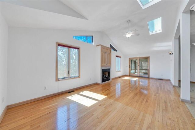 103 Twin Cove TRL, Moneta, VA 24121